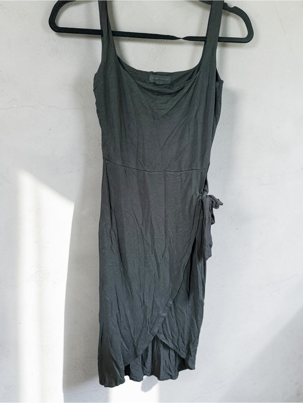See You Monday Black Wrap Dress Medium Juniors Sleeveless Asymmetrical Hem